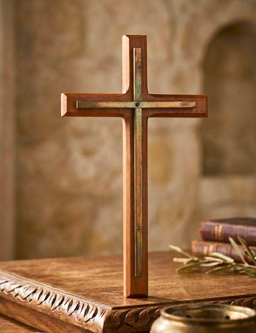 Croix en bois avec croix cuivre sans Christ 