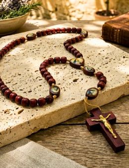 Chapelet corde de Sainte Rita avec perles en bois et médaillons illustrés