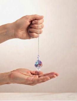 Pendule divinatoire Spirale Pierres de chakras et chaine argentée