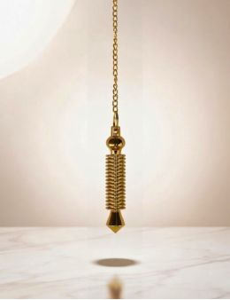 Pendule Isis 16 piles Doré