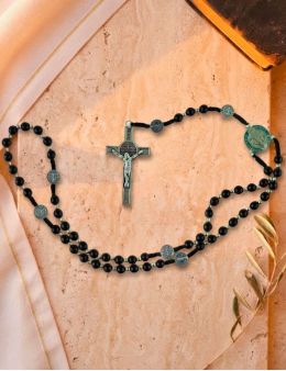 Chapelet corde, verre noir et saint Benoît