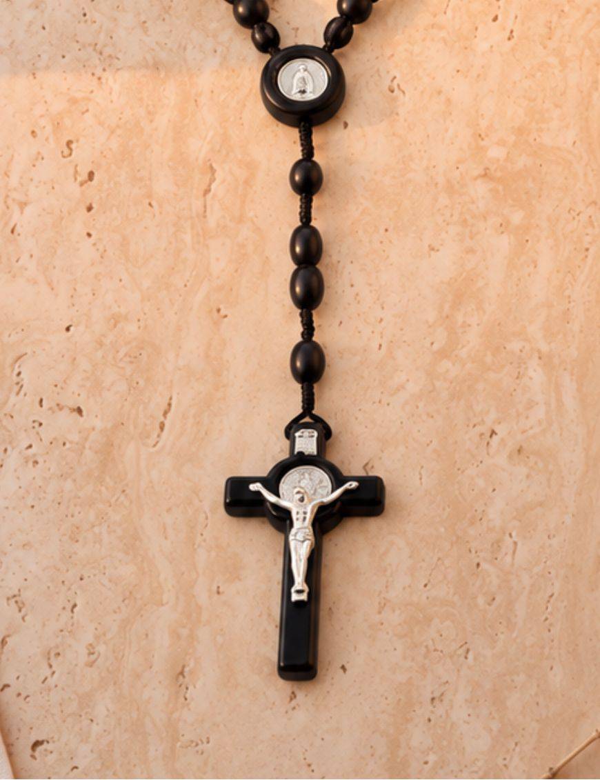 Chapelet corde saint Benoît, perles ovales noires
