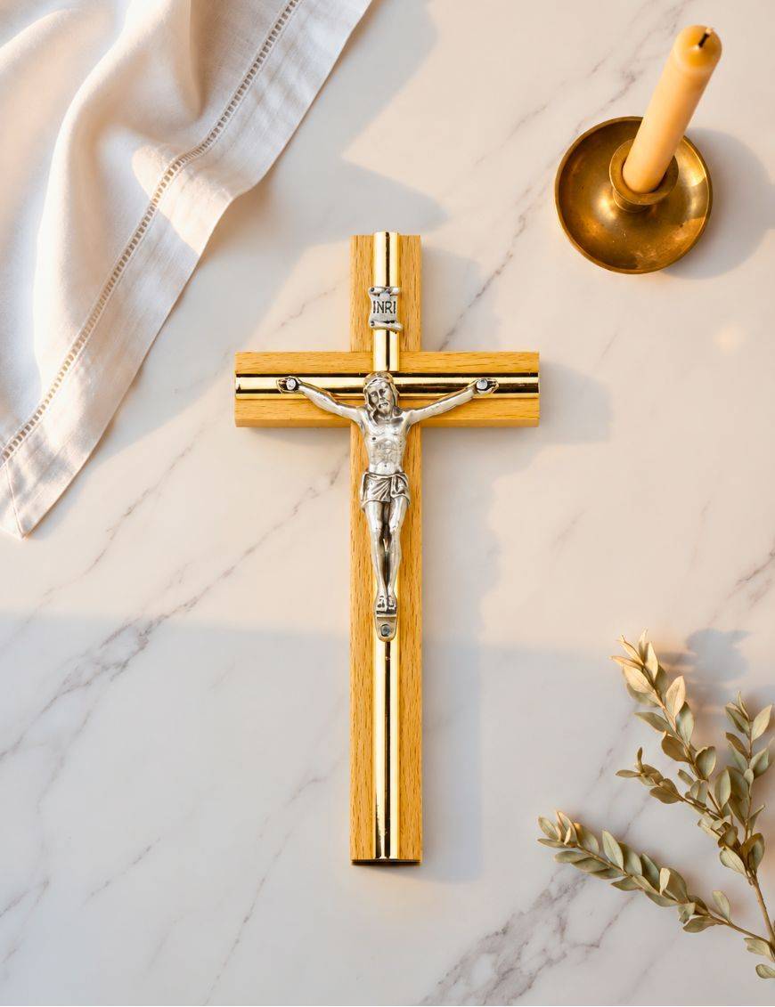 Crucifix / croix en bois naturel et métal