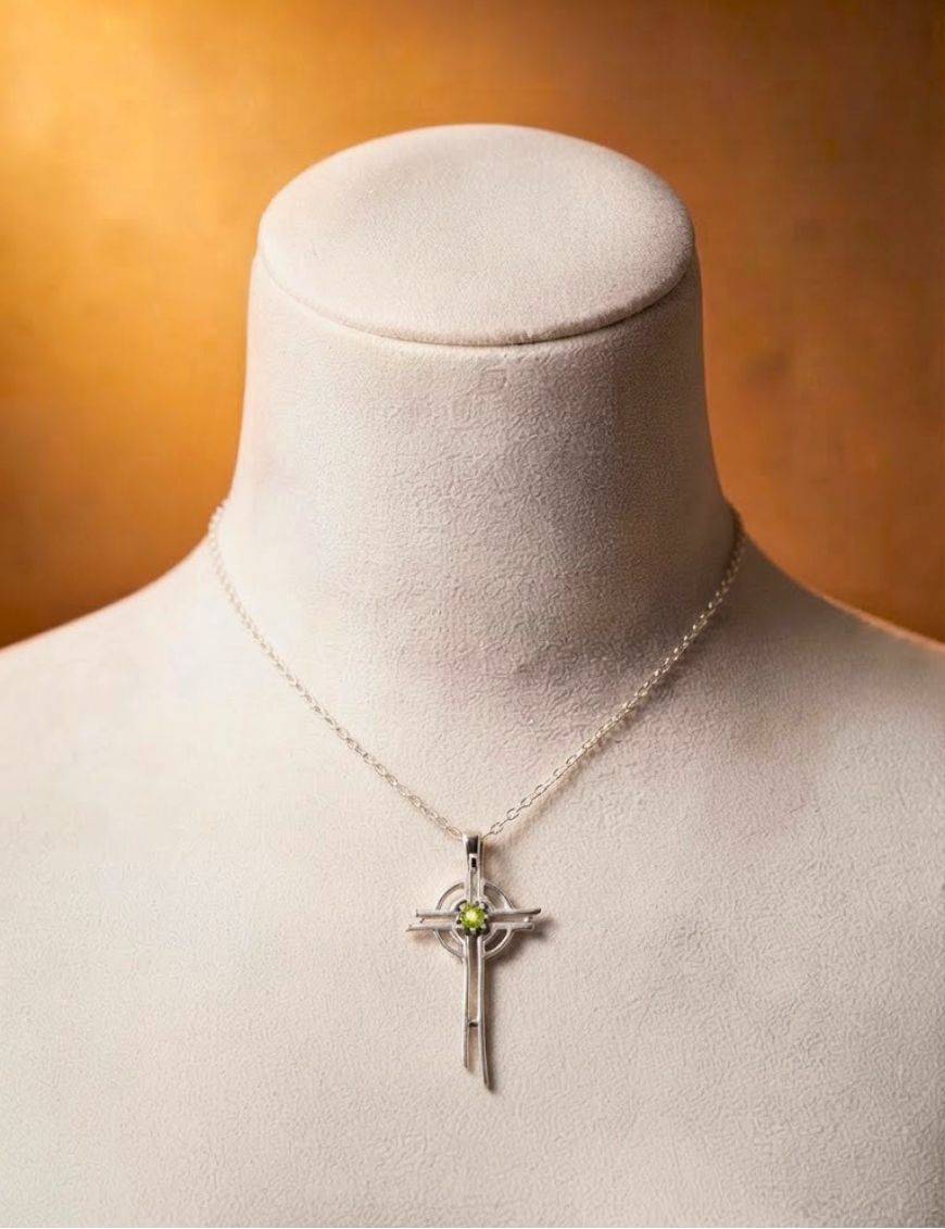 Pendentif croix argent 925 et pierres serties - Péridot