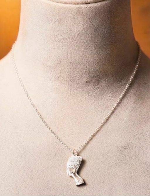 Pendentif Néfertiti argenté | reine d'Égypte