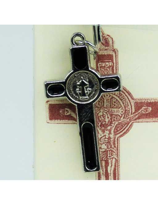 Croix Saint Benoit en métal argenté avec fond émaillé et cordon