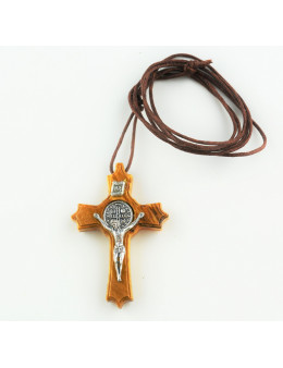 Croix Saint Benoit en bois d'olivier avec cordon