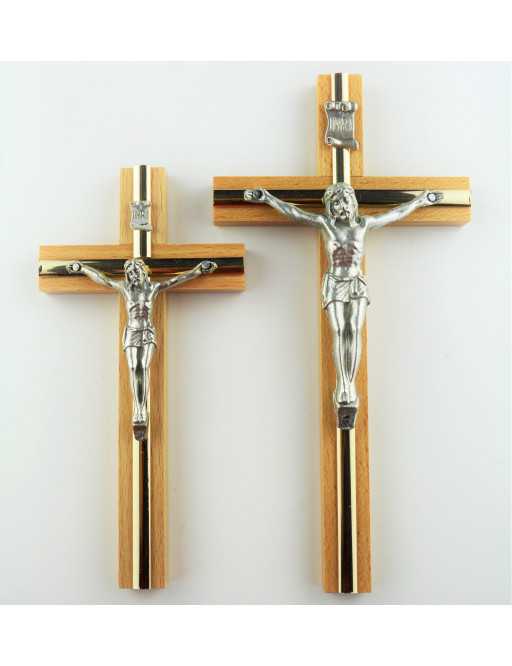 Crucifix en bois naturel et métal
