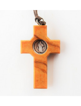 Croix Saint Benoit en bois d'olivier avec cordon